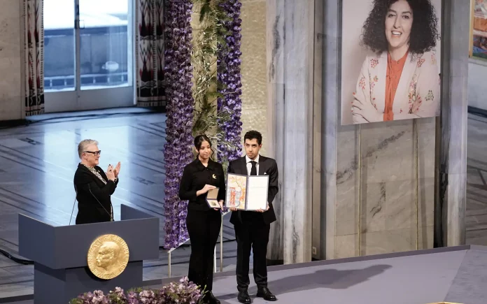 La consegna del premio Nobel ad Ali e Kiana Rahmani, figli di Narges Mohammadi - ©Ansa